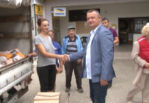 POČELA DISTRIBUCIJA PAKETA CRVENOG KRSTA