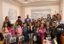 ŠKOLARCI KOD PREDSEDNIKA OPŠTINE KLADOVO