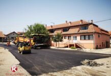 ASFALTIRANA ULICA U CENTRU RTKOVA