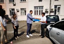 TAKSISTIMA NOVE KROVNE OZNAKE SA AMBLEMOM OPŠTINE KLADOVO