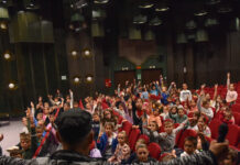 KNJIŽEVNIK UROŠ PETROVIĆ SA KLADOVSKIM MALIŠANIMA