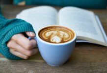 „UZ ŠOLJICU KAFE“ SA DAMAMA U BIBLIOTECI