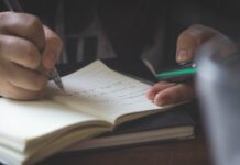 POČEO UPIS U SPECIJALIZOVANA ODELJENJA GIMNAZIJA I SREDNJIH STRUČNIH ŠKOLA