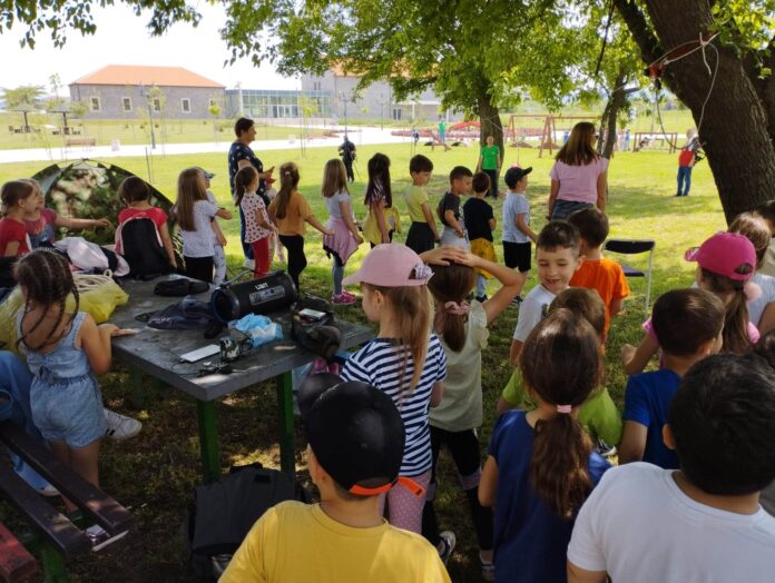 deca u tvrđavi
