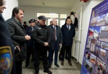 MINISTAR GAŠIĆ U POSETI KLADOVSKIM VATROGASCIMA I POLICAJCIMA
