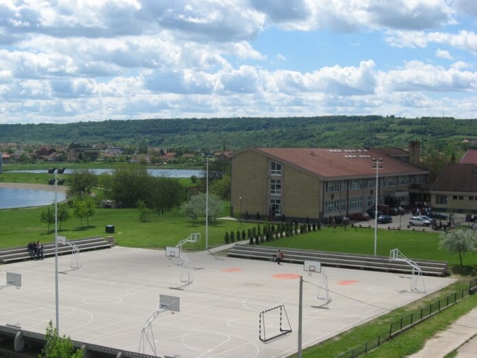 srednja škola