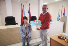 POVODOM DEČJE NEDELJE MALIŠANI NA PRIJEMU KOD PREDSEDNIKA OPŠTINE KLADOVO