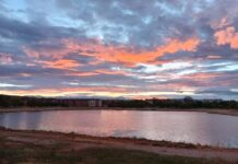 U KLADOVU SUNČAN POZNI JESENJI DAN