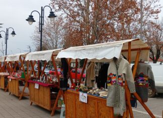 Novogodišnji bazar TOO Kladovo okupio rekordan broj izlagača