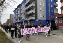 BLOKADA GLAVNE ULICE I PROTESTNA ŠETNJA U KLADOVU