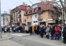 U 11.52 KLADOVO STALO KOD OŠ “ VUK KARADŽIĆ“