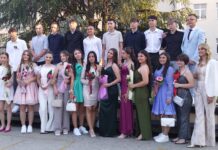 KLADOVSKI OSMACI PROSLAVILI MATURSKO VEČE