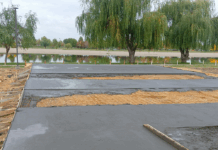 GRADI SE PADEL IGRALIŠTE U KLADOVU