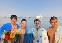 Bogojavljensko plivanje u Kladovu, na -4 stepena Viktor brži od Dunava