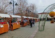 Izlagači na Novogodišnjem bazaru prkose ćudima zimskog vremena