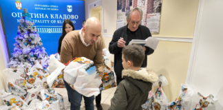 Krov nad glavom za samohrane majke i božićni paketići za mališane