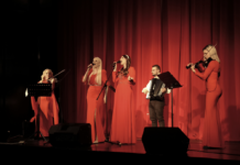 Bliznakinje Gobović pevale Kladovljanima