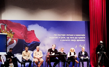 Predsednik Srbije Aleksandar Vučić razgovarao sa građanima Kladova, turizam najveća šansa razvoja