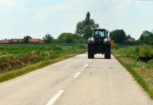 Vozači oprez traktori na putevima