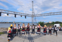 Na letnjoj pozornici u Malom gradu folklornu baštinu promovisalo oko 200 devojčica i dečaka
