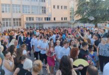 Osmaci završili školovanje, matursko veče na rastanku